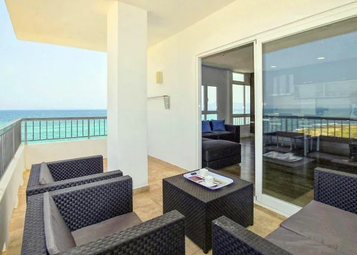 Moderne Wohnung Vor Dem Meer Von Son Baulo